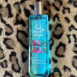 💙Sea salt Bath and Body Works fine fragrance mist